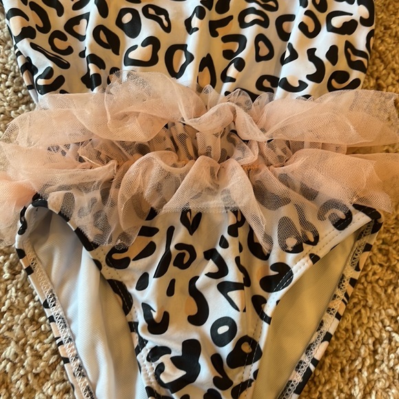 Bathing suit - Picture 2 of 3